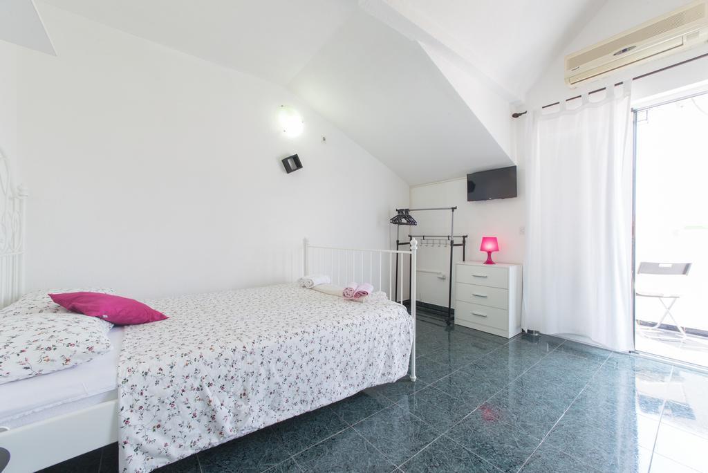 Apartmani Krgusic Tivat Buitenkant foto