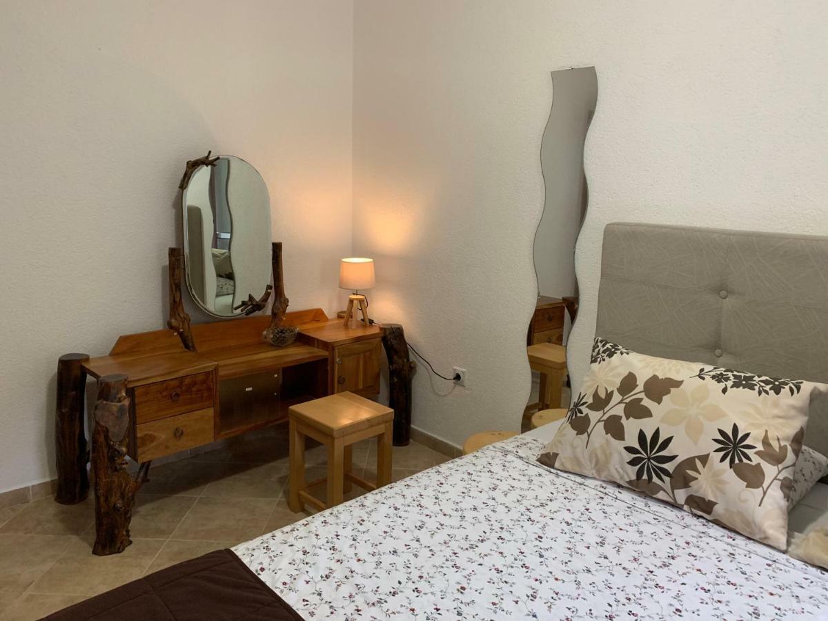 Apartmani Krgusic Tivat Buitenkant foto
